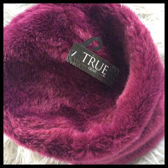 NWT Faux Fur Women’s Hat - Picture 4 of 5